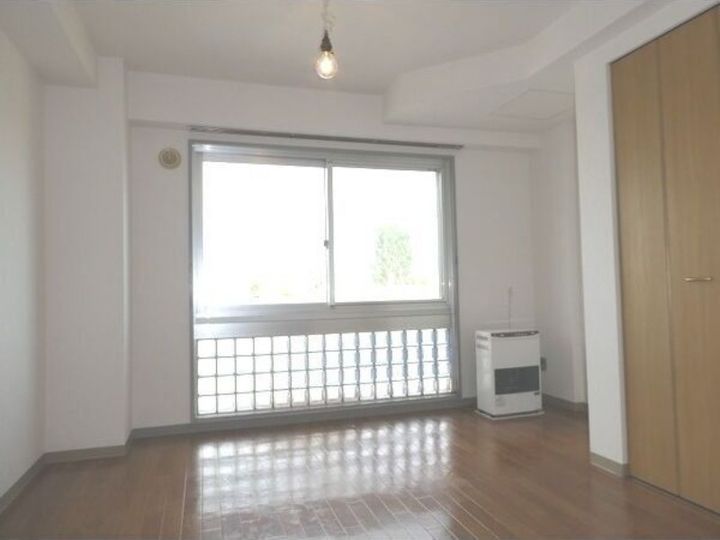 モンターニュプログレ402の内装