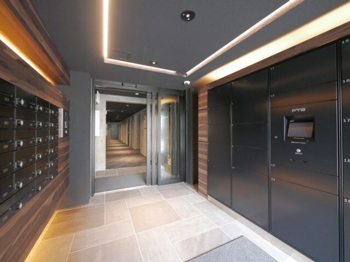 S-RESIDENCE元町alectraの玄関