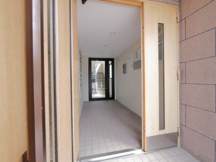 アクア18の玄関