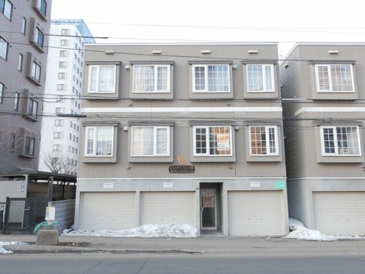 クルーズハウス東区役所前の外観