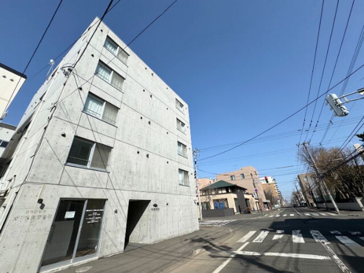 アーポルテの外観
