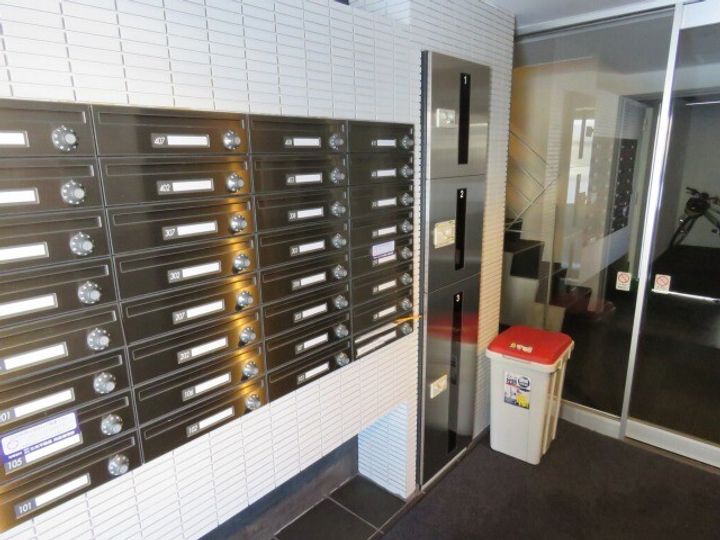 ルヌアージュ北13条東の玄関