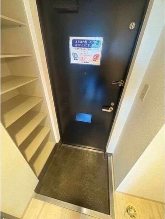 藤井ビル北23条503の玄関