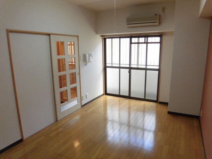 大阪府大阪市東淀川区上新庄3丁目(マンション)の賃貸物件の居間