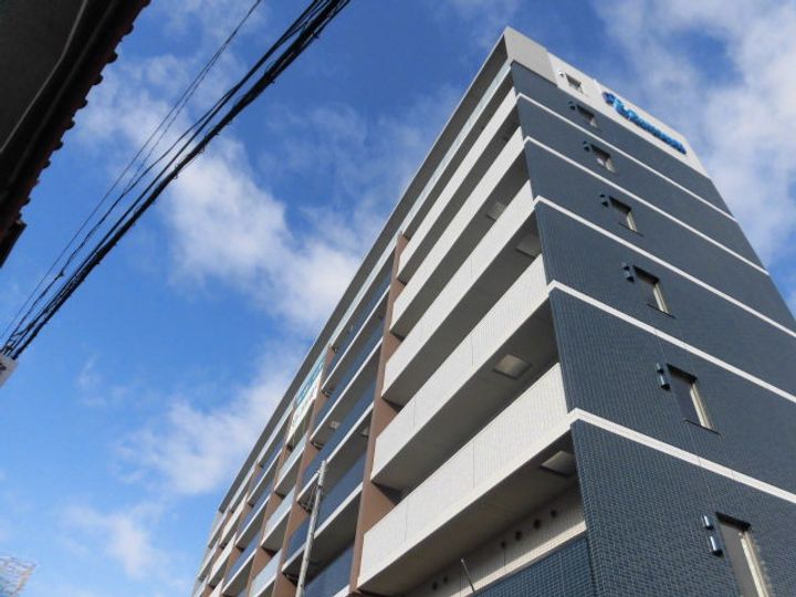 プレサンス淡路駅前の外観