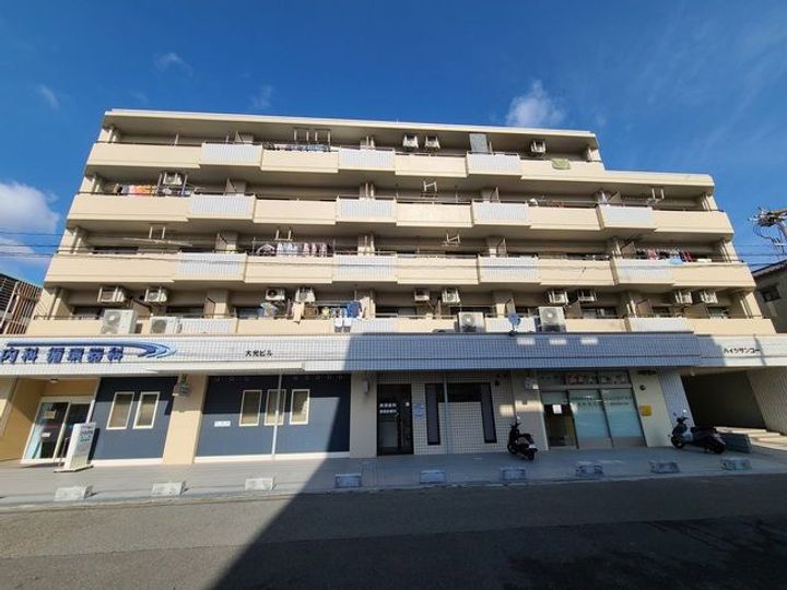 ハイツサンコーの外観