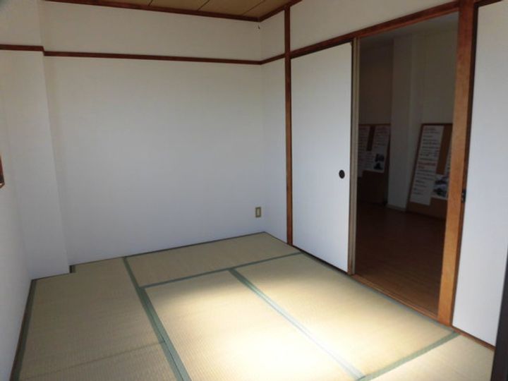 大阪府大阪市東淀川区小松1丁目(マンション)の賃貸物件の居間