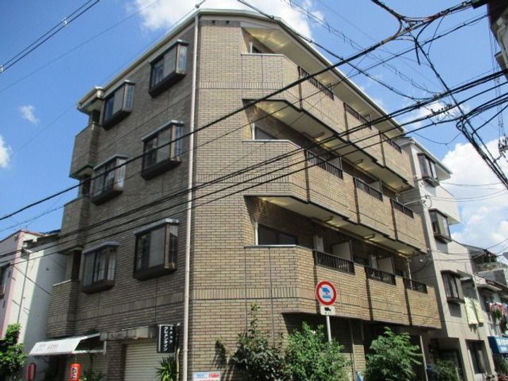 リバーエステートの外観