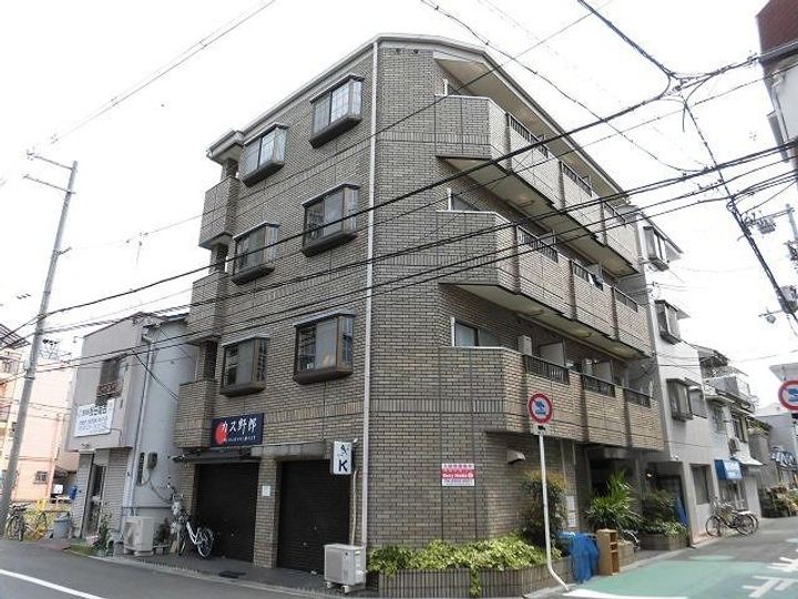 リバーエステートの外観