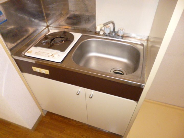 サンコーポウエノのキッチン