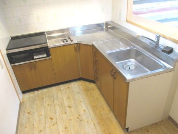 キャニスコート上新庄のキッチン