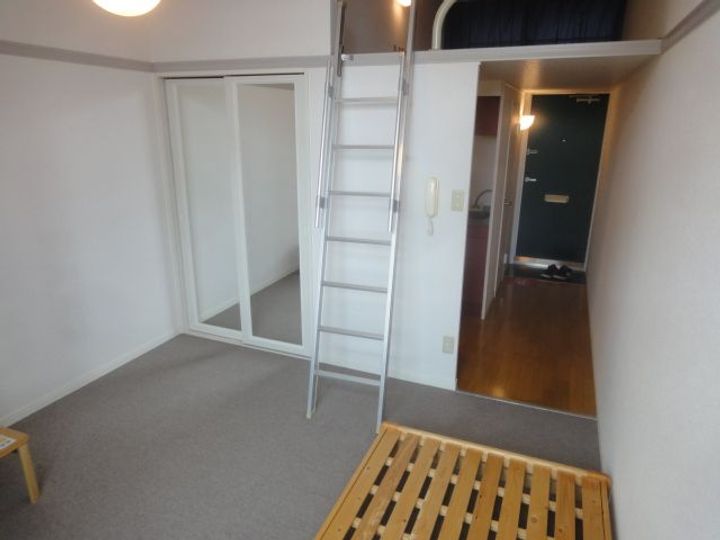レオパレス南ひばりガ丘の居間