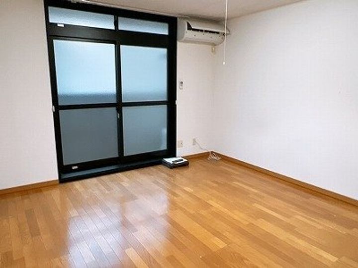 レオパレスドミールの居間