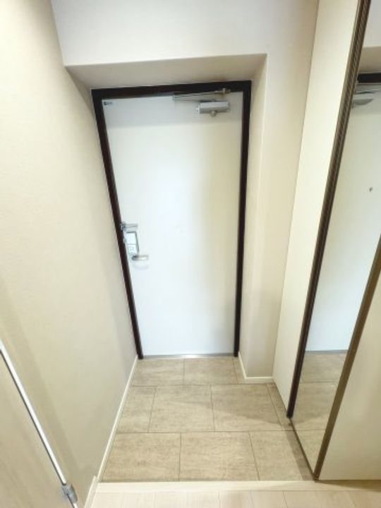 エルピスN5の玄関