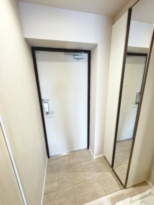 エルピスN5の玄関