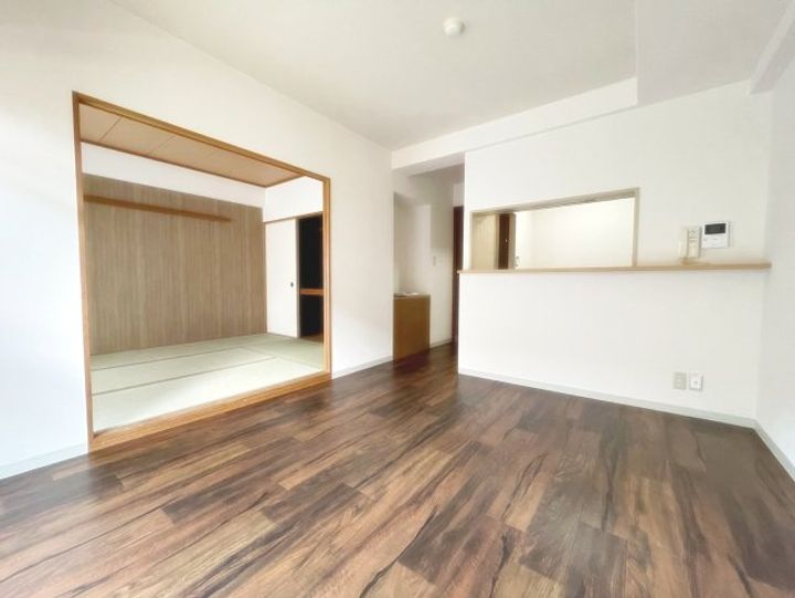 メイプルガーデンの居間