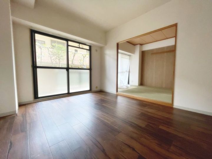 メイプルガーデンの居間