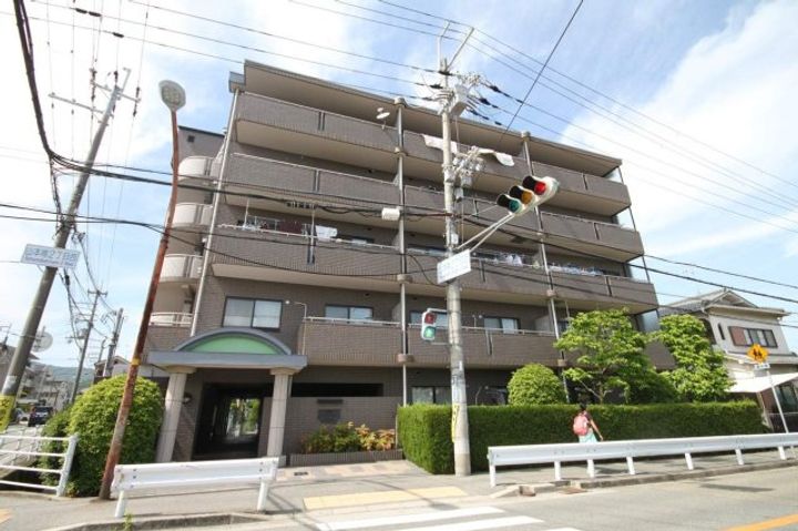 センチュリーコート宝塚501の外観