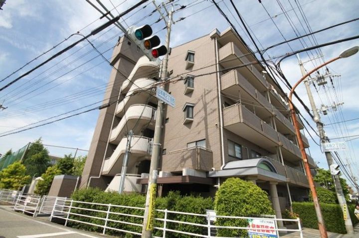 センチュリーコート宝塚501の外観