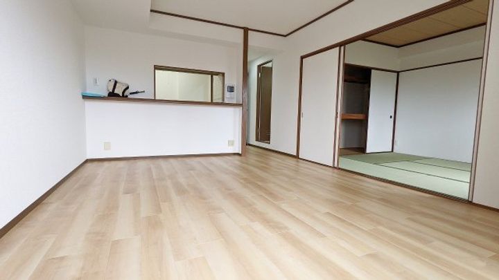 センチュリーコート宝塚501の居間