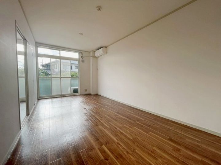 シャンテ中山の居間