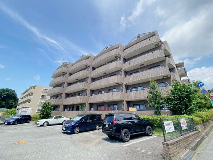 宝塚彩悠館の外観