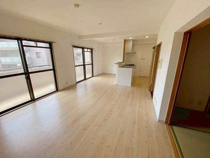 宝塚彩悠館の居間