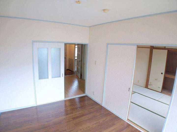 マンション摂陽304の居間