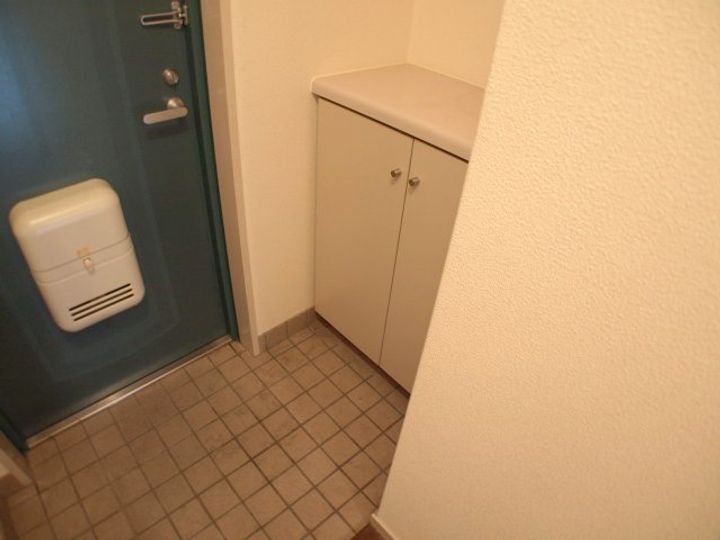 エミール東野105の玄関