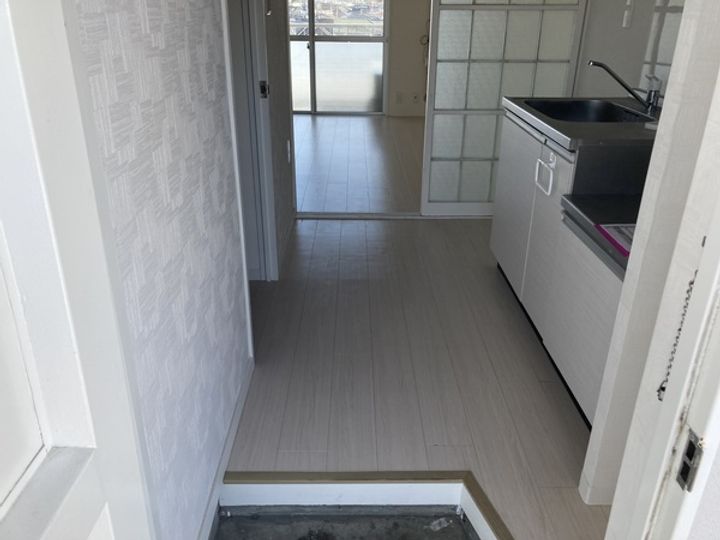 青葉MMKビル401の玄関