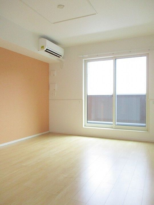 Excellent 悠 Bの居間