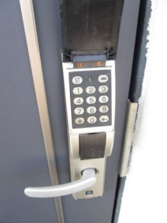 今村コーポ406の玄関