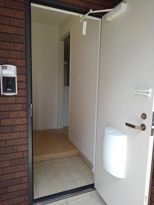 アパートメント高洲536 Ⅰの玄関