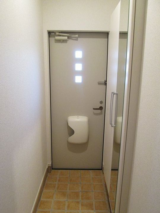 アルディエンテの玄関