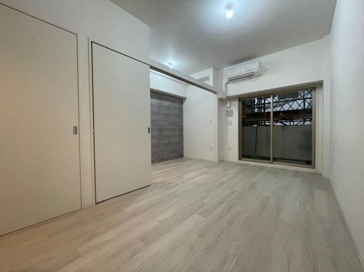 セレニテフラン本町の居間