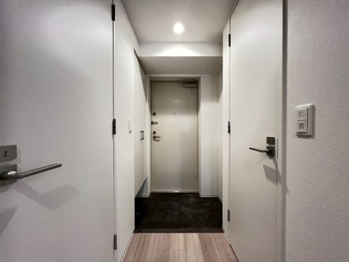 セレニテ南堀江エクラの玄関