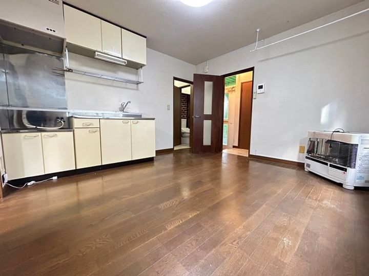 イトーピアハイツ6−3の居間