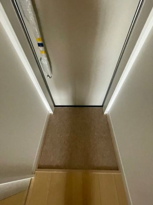 大阪府大阪市西成区玉出西2丁目(アパート)の賃貸物件の玄関