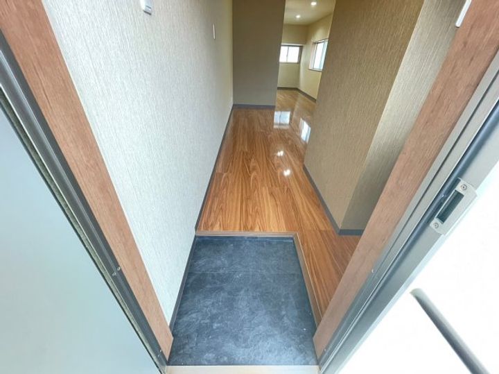 大阪府大阪市西成区南津守6丁目(アパート)の賃貸物件の玄関