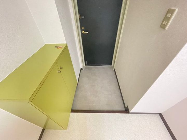 大阪府大阪市西成区聖天下1丁目(マンション)の賃貸物件の玄関