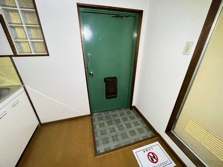 大阪府大阪市西成区玉出西1丁目(マンション)の賃貸物件の玄関