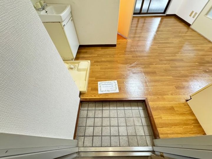 大阪府大阪市西成区玉出西2丁目(マンション)の賃貸物件の玄関