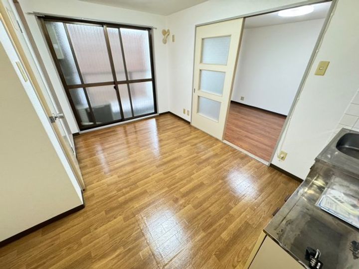 大阪府大阪市西成区玉出西2丁目(マンション)の賃貸物件の居間