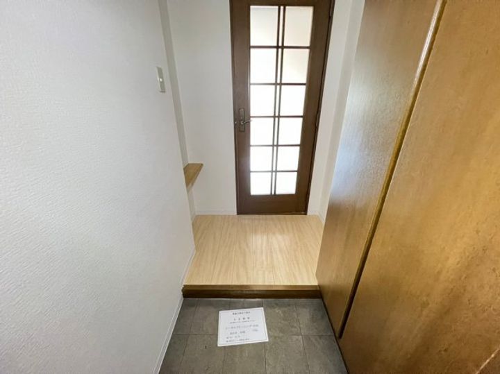 大阪府大阪市西成区南津守4丁目(マンション)の賃貸物件の玄関