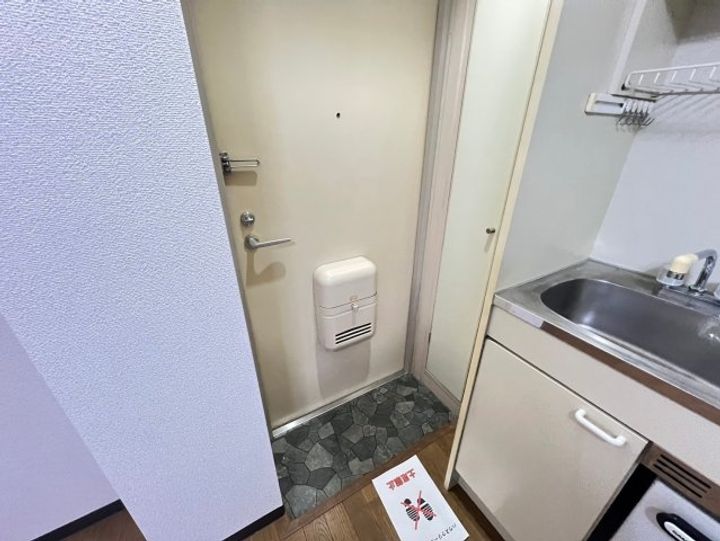 和所マンション中加賀屋の玄関