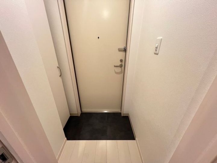 Buzz北加賀屋の玄関