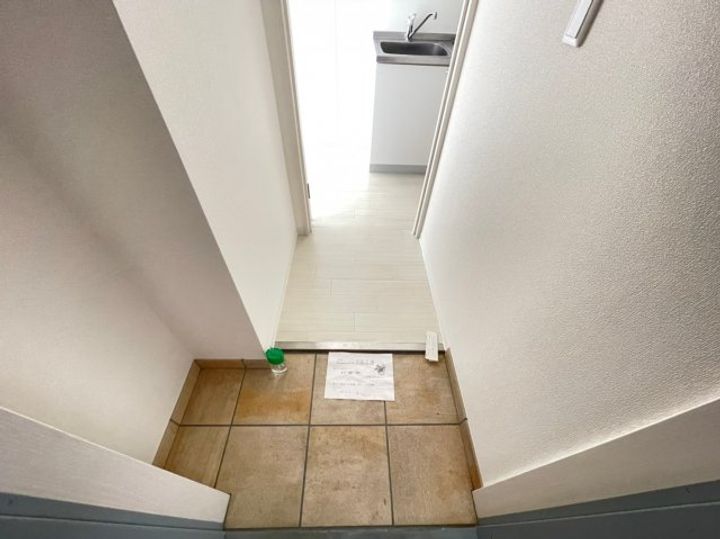 大阪府大阪市西成区天下茶屋2丁目(アパート)の賃貸物件の玄関