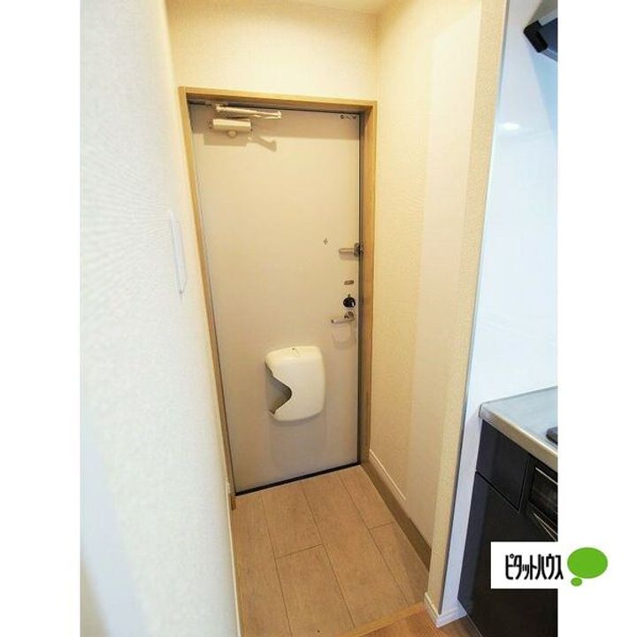 愛知県名古屋市天白区野並3丁目の賃貸アパートの玄関