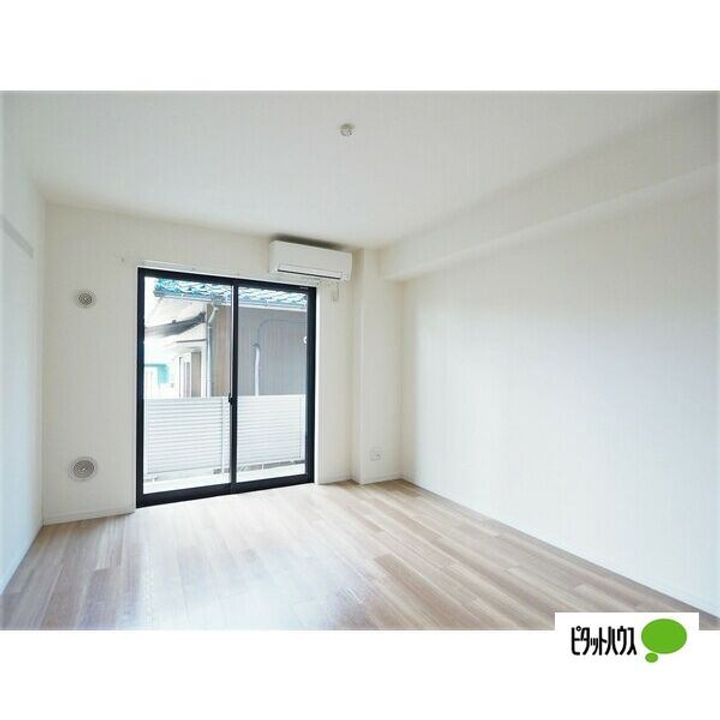 愛知県名古屋市天白区野並3丁目の賃貸アパートの居間