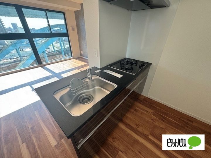 愛知県名古屋市熱田区六番2丁目の賃貸マンションのキッチン